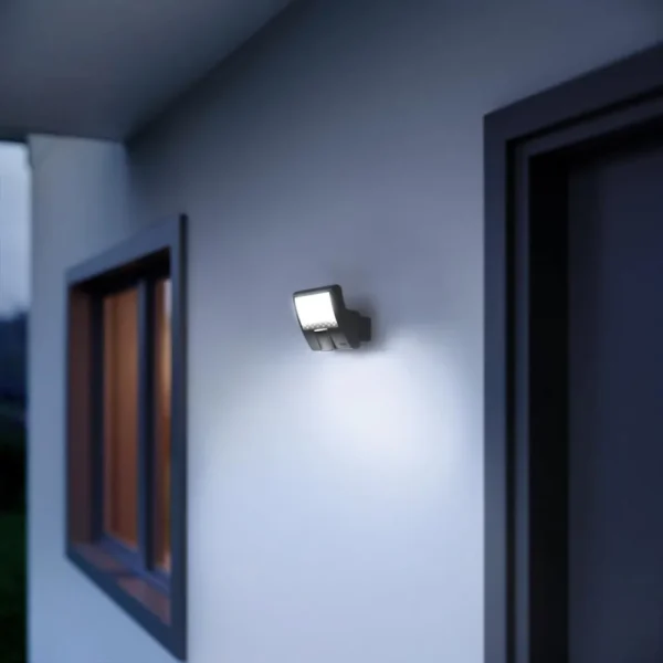 LED reflektor sa senzorom XLED curved crna